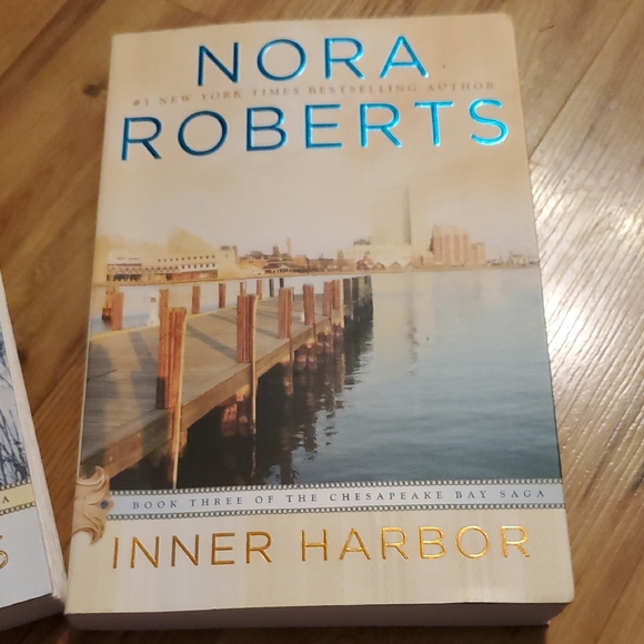 🎈Nora Roberts Paperback Book Set🎈 - Picture 4 of 4